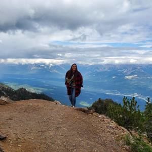 Meet your Posher, Simona